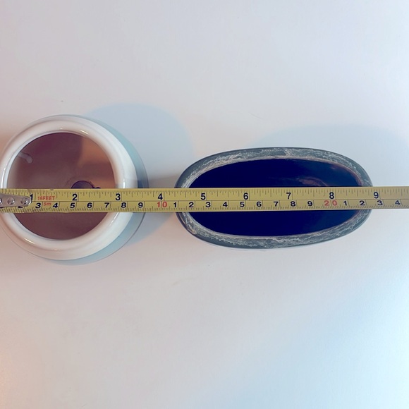 Two Small Ceramic Planters - Picture 3 of 4